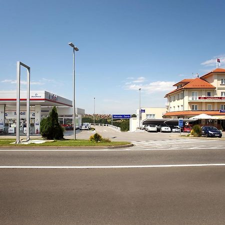 Hotel Knezevina Vranic  Bagian luar foto